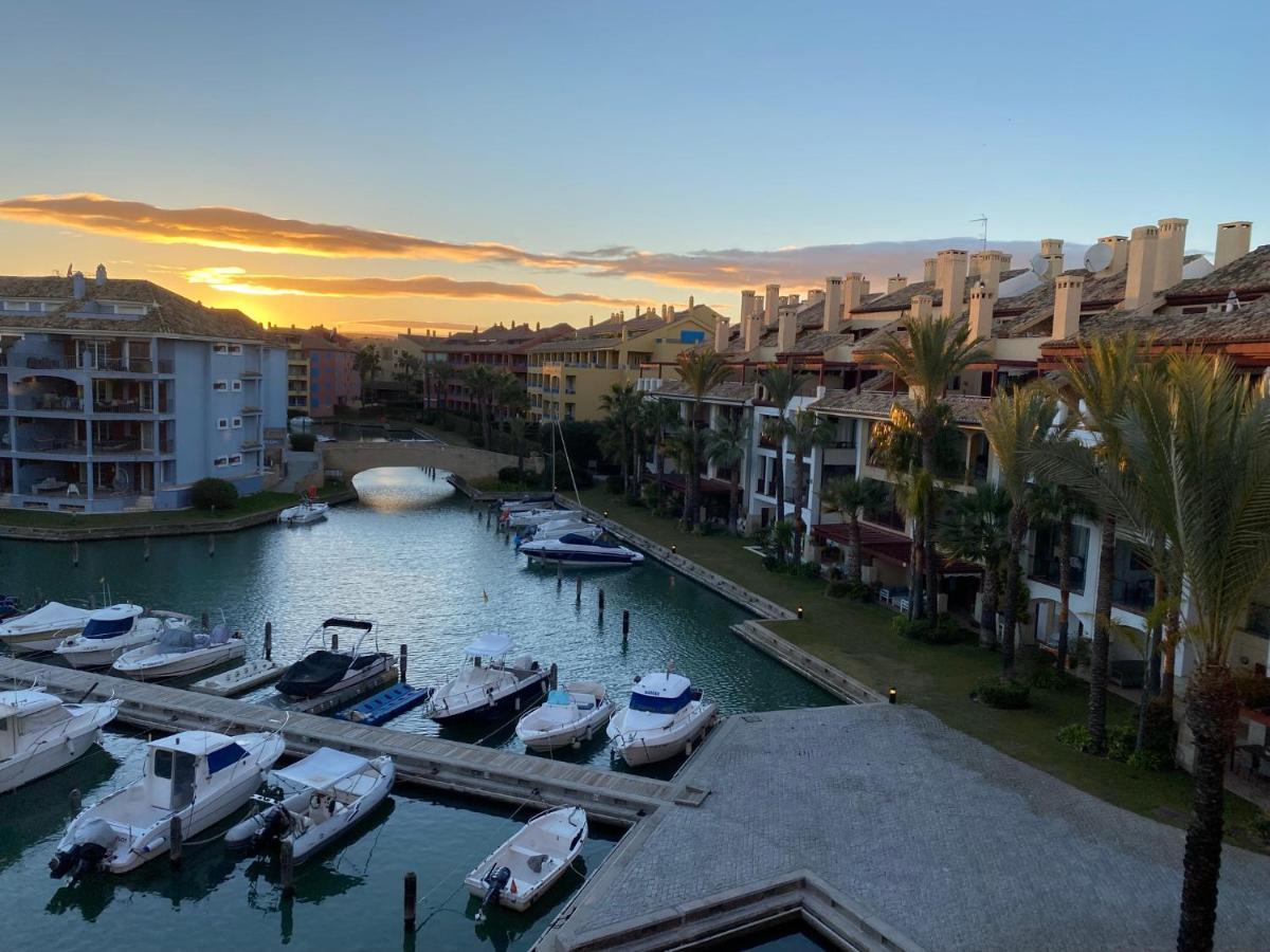 Apartamento Con Terraza Sobre La Marina De Sotogrande Сан-Роке Экстерьер фото