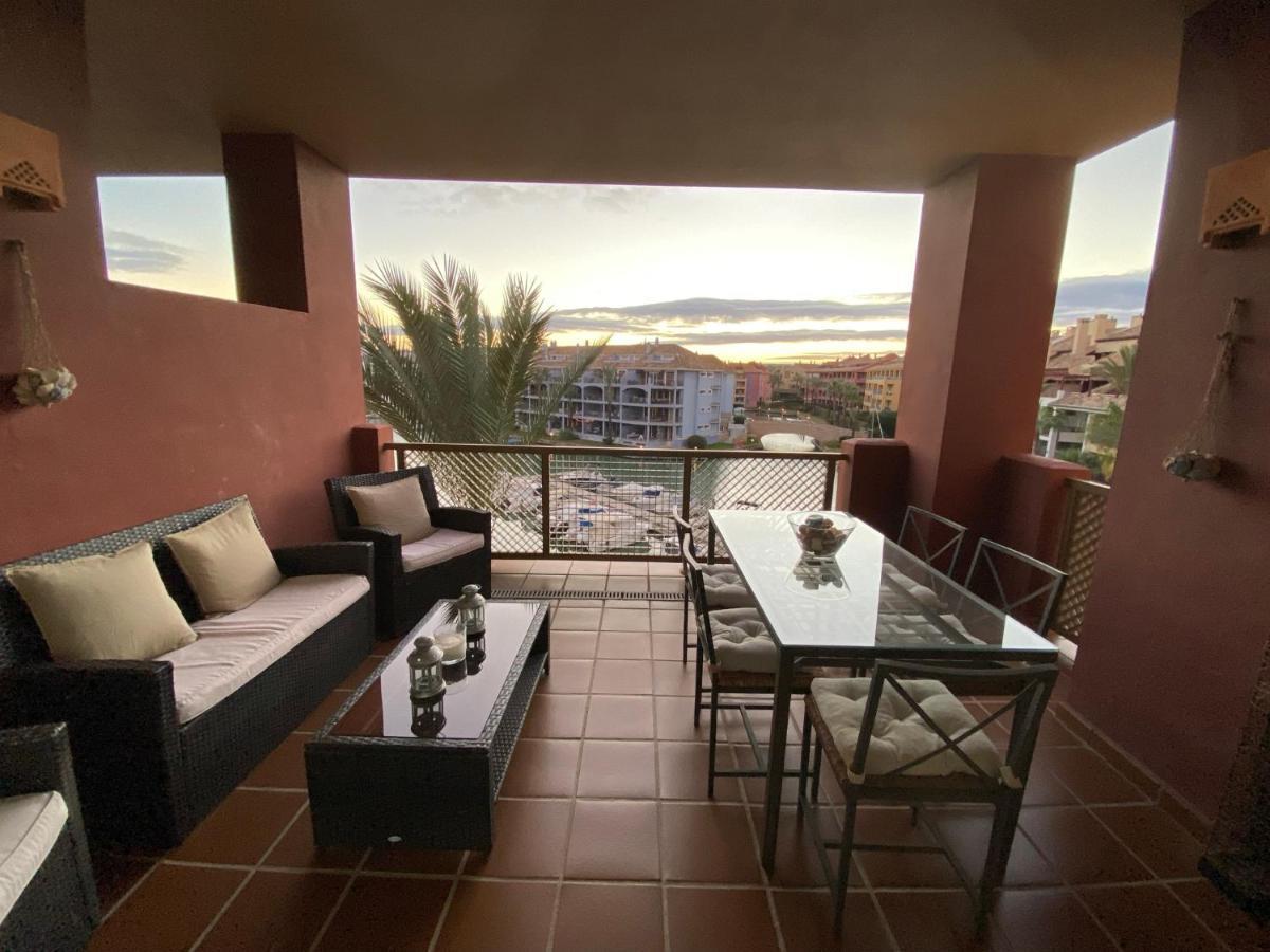 Apartamento Con Terraza Sobre La Marina De Sotogrande Сан-Роке Экстерьер фото